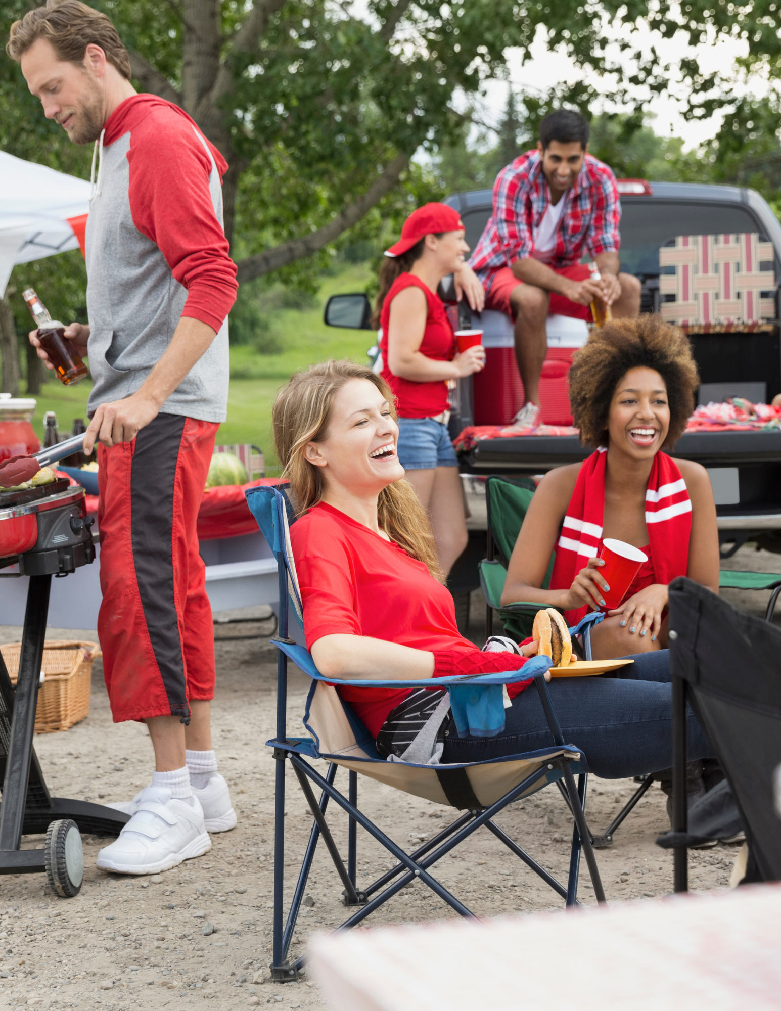 Pre-game drinks, halftime cocktails, and cold ones on tap. We bring the bar to your watch party or tailgate.