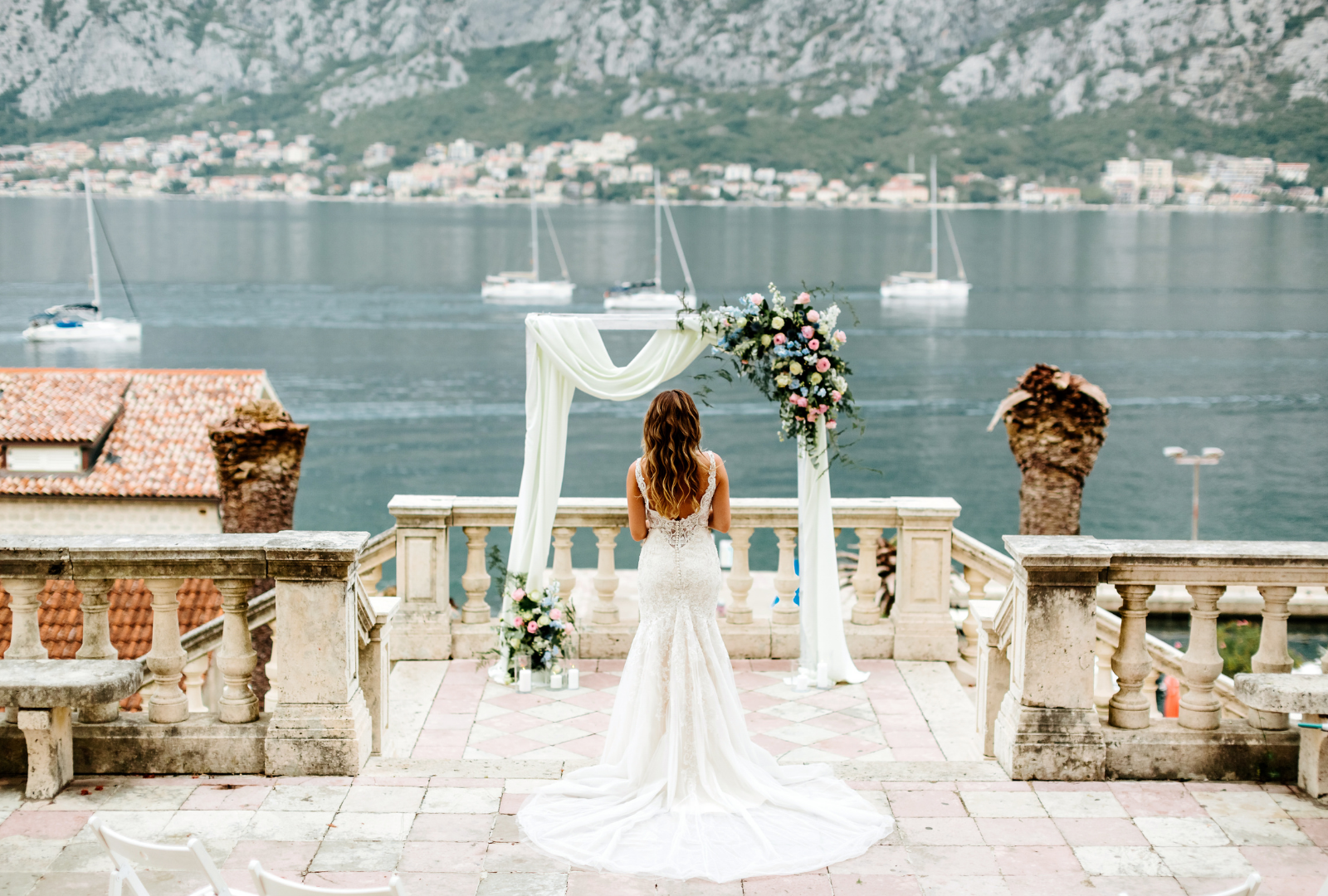 Your Wedding Bar Timeline: What Happens Before, During, and After
